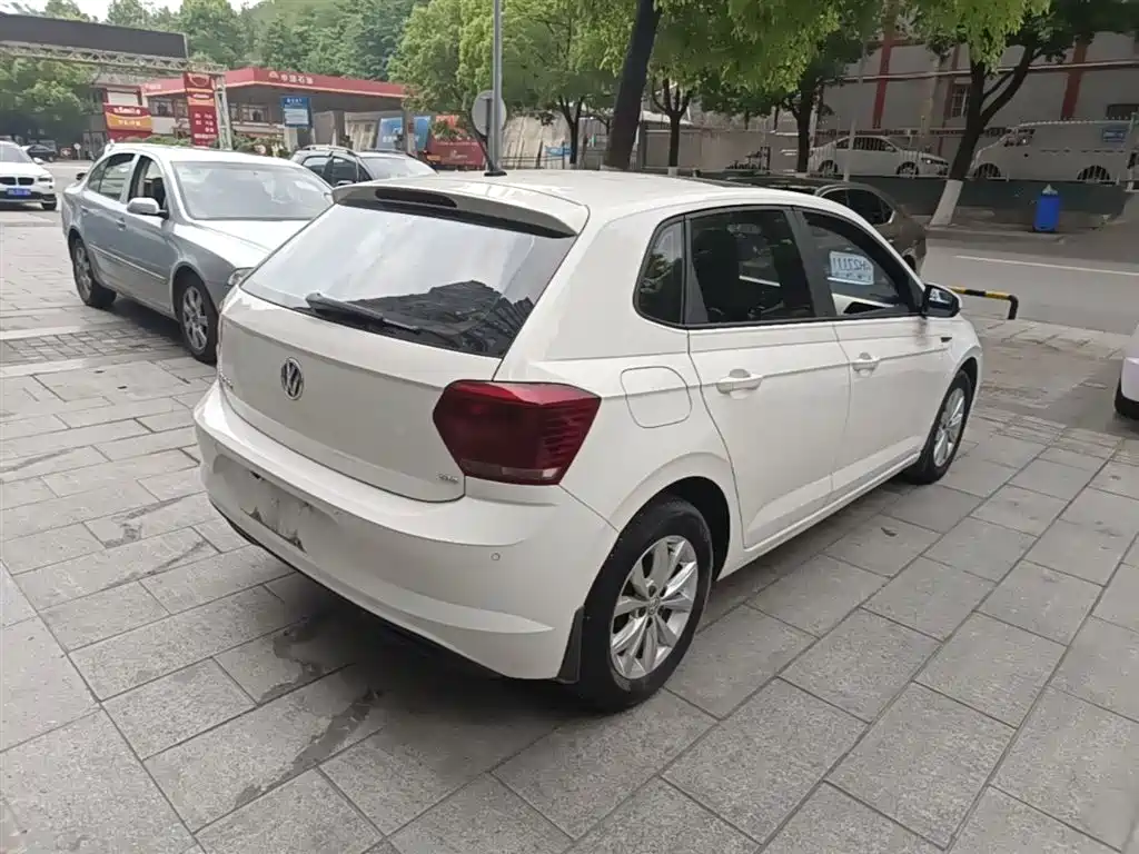 Polo Plus 1.5 L Auto Colorful Tech