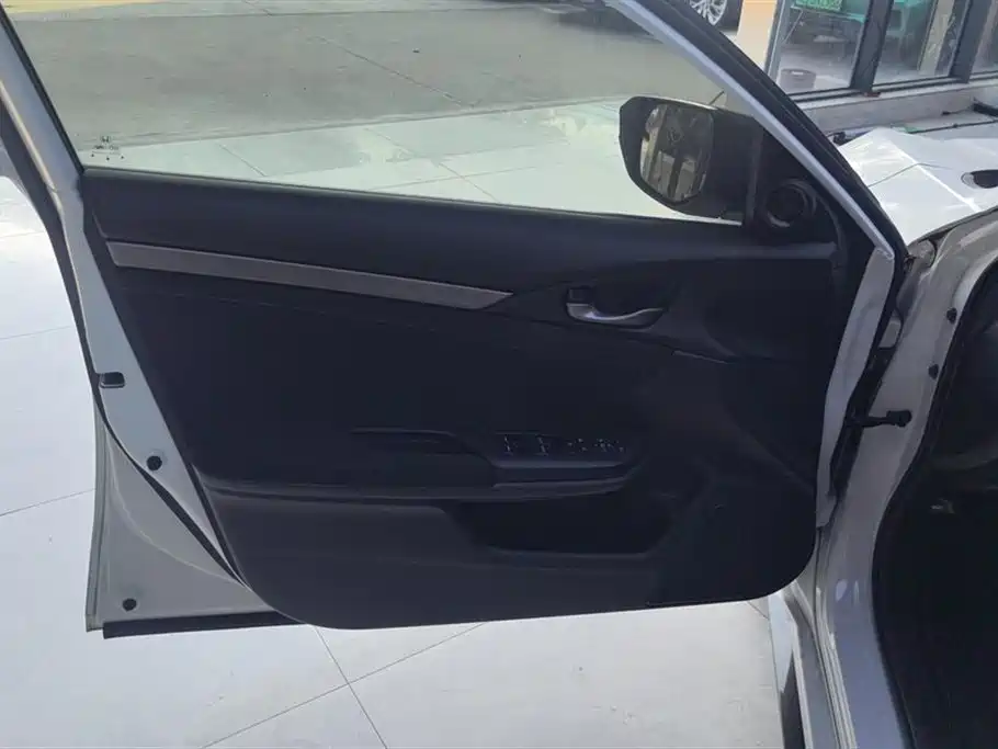 Civic HATCHBACK 220 TURBO CVT Trend Cool Control