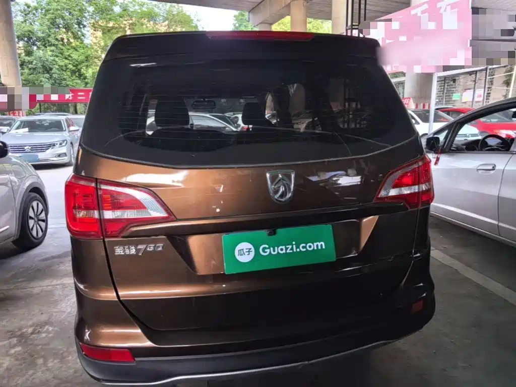 Baojun 730 Facelift 1.5 L Manual Standard 7-seat CN-V
