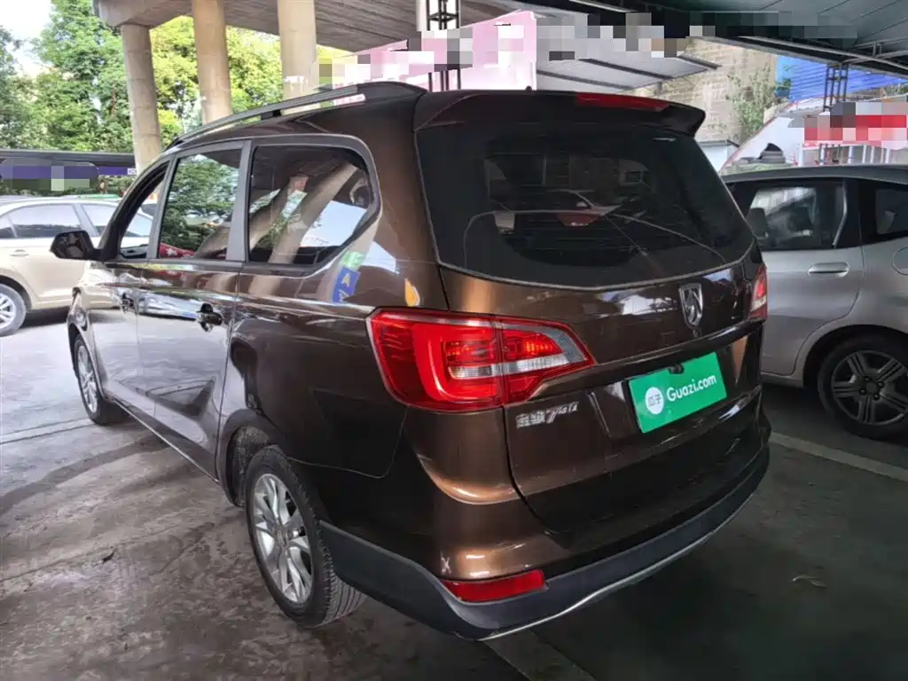 Baojun 730 Facelift 1.5 L Manual Standard 7-seat CN-V
