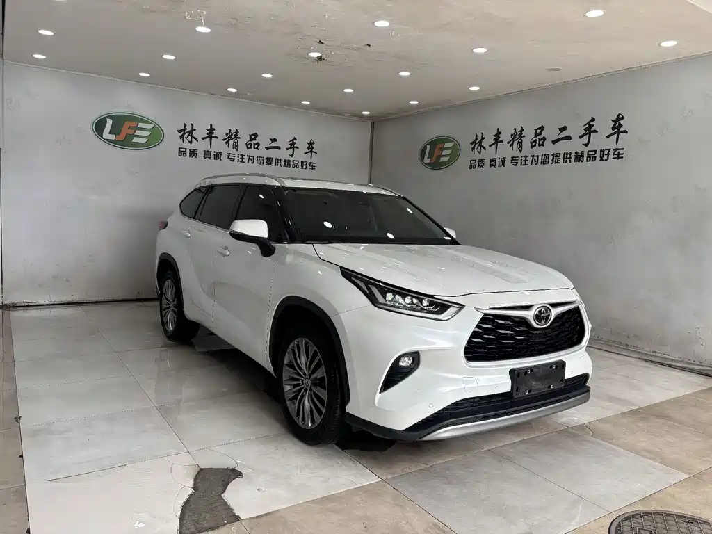 Highlander 380 T 4 WD Distinguished 7-seat