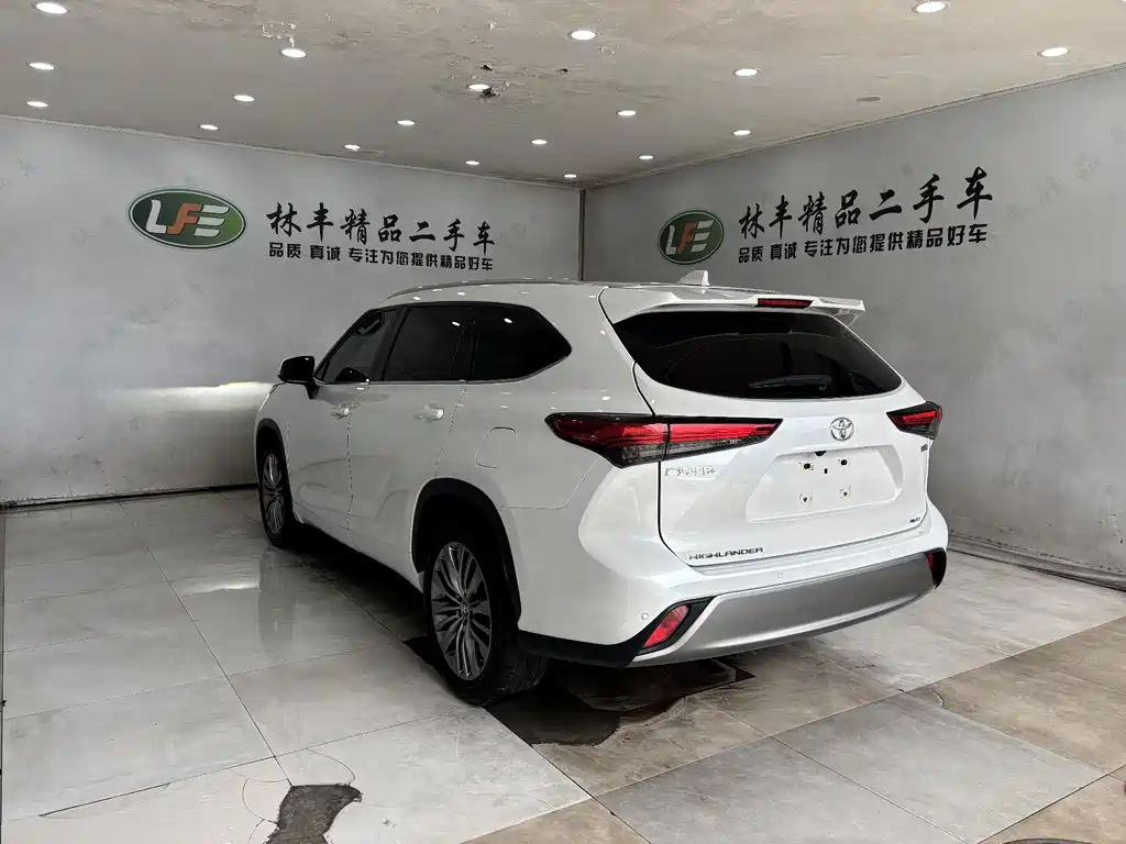 Highlander 380 T 4 WD Distinguished 7-seat