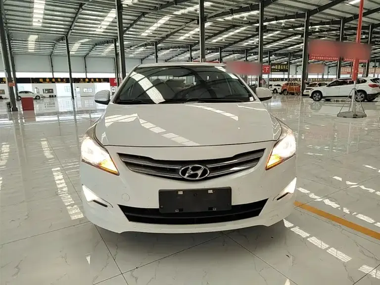 Hyundai Accent 1.4 L Auto Intelligent GLS