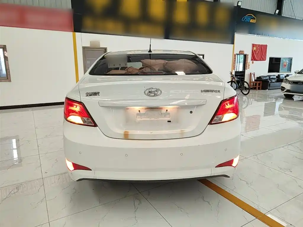 Accent 1.4 L Auto Intelligent GLS