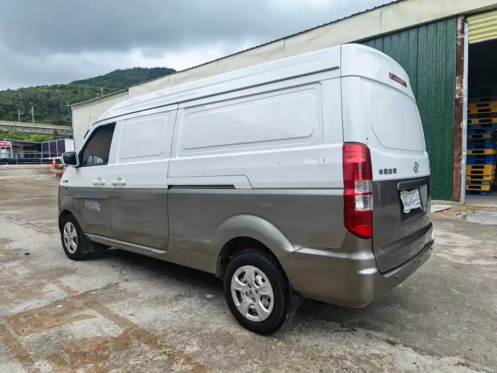 New Sea Lion X30 L CNG 新海狮X30 L CNG 2018款 1.5 L尊贵版天然气车厢货SWFC15