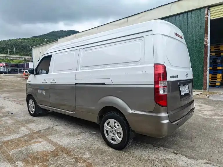 Jinbei New Sea Lion X30 L CNG 新海狮X30 L CNG 2018款 1.5 L尊贵版天然气车厢货SWFC15