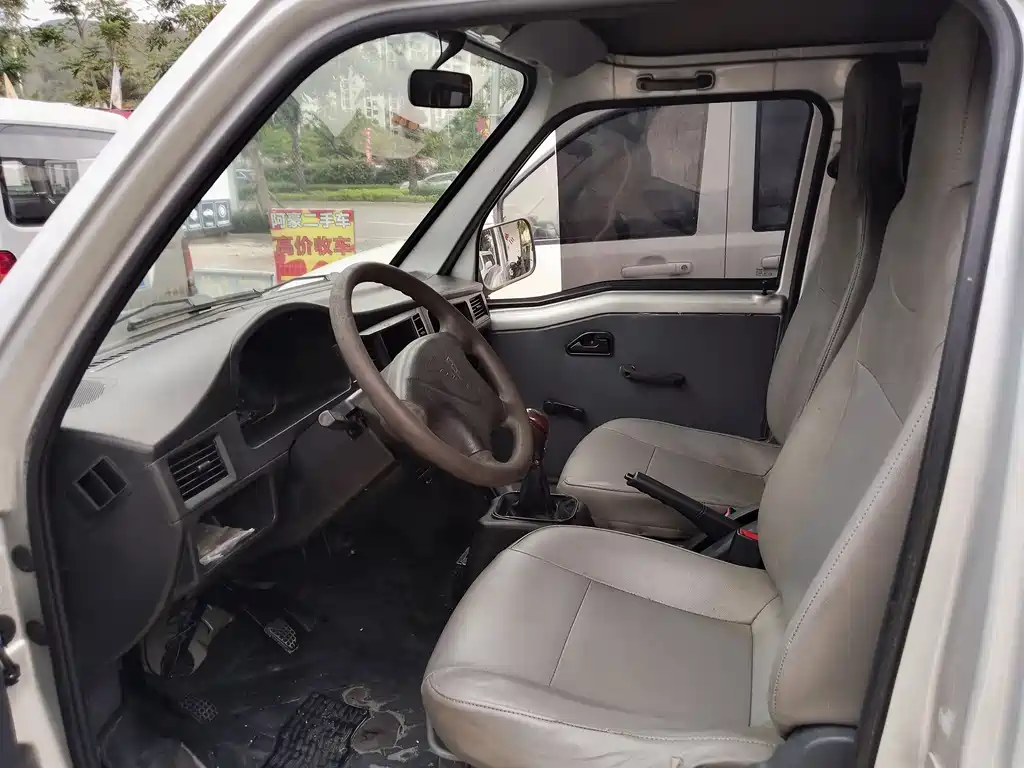 Wuling Zhiguang 1.2 L Utility LSI