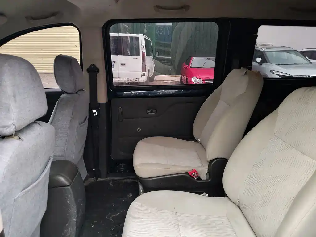 Wuling Rongguang V 1.2 L Standard