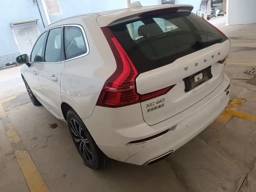 Volvo XC60 沃尔沃XC60 2021款 T5 四驱智雅豪华版