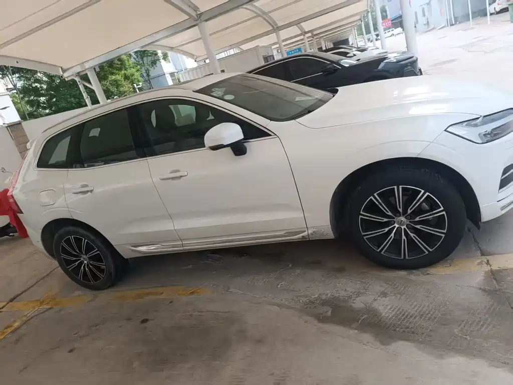 Volvo XC60 沃尔沃XC60 2021款 T5 四驱智雅豪华版