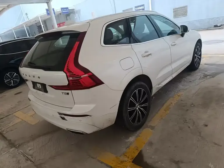 Volvo XC60 沃尔沃XC60 2021款 T5 四驱智雅豪华版