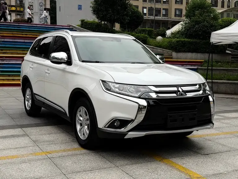 Mitsubishi Outlander (Import) 欧蓝德进口 2016款 2.0 L 两驱加值版 5座