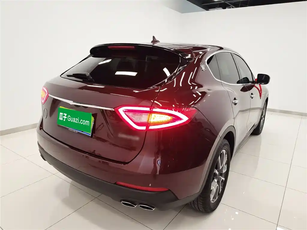 Levante 3.0 T Standard