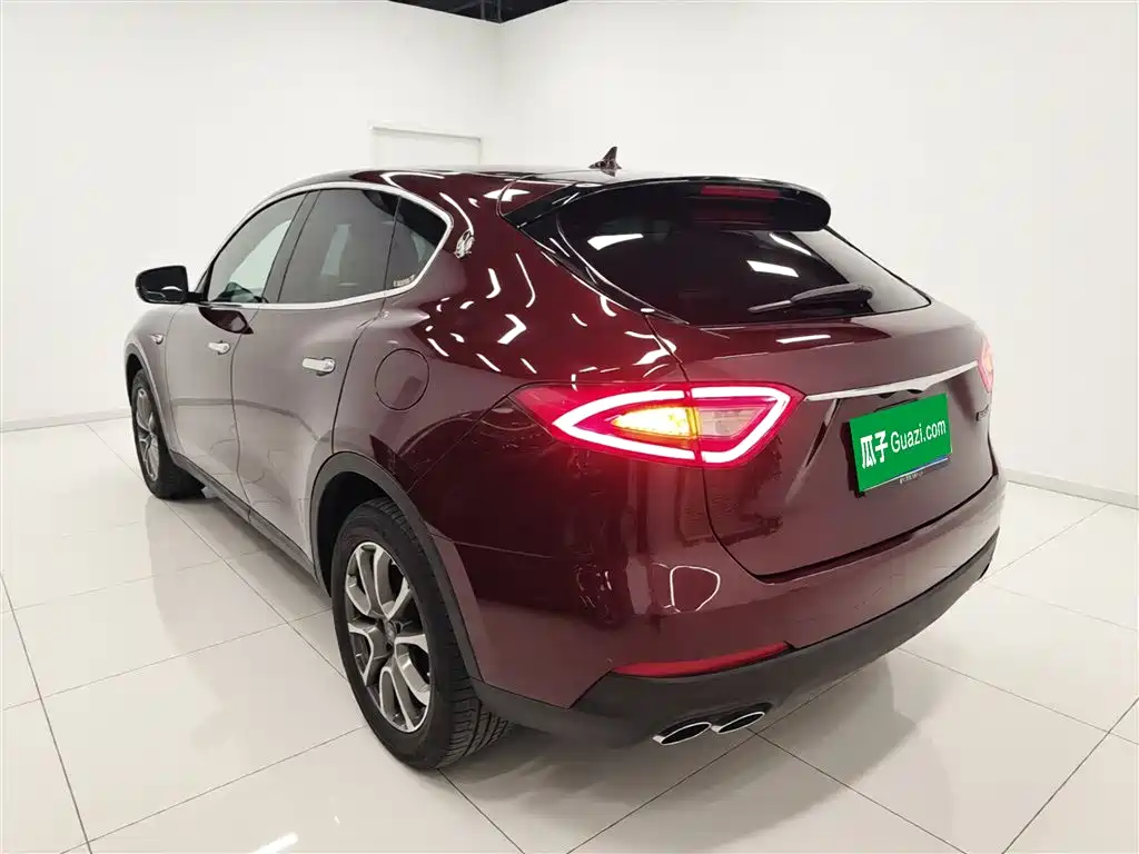 Levante 3.0 T Standard