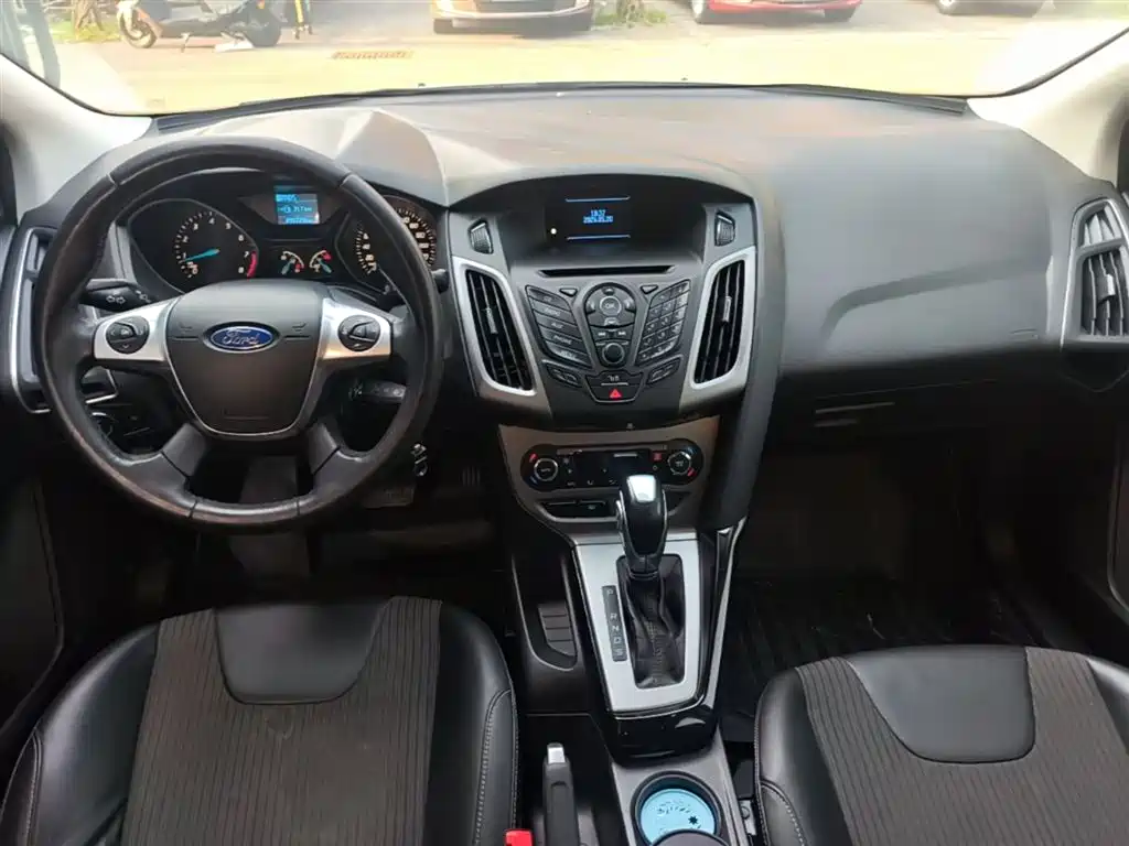 Focus Sedan 1.6 L Auto Style