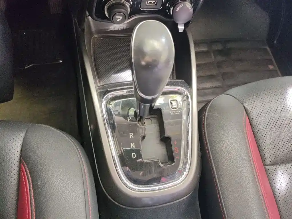 Changan CS15 1.5 L Auto Luxury