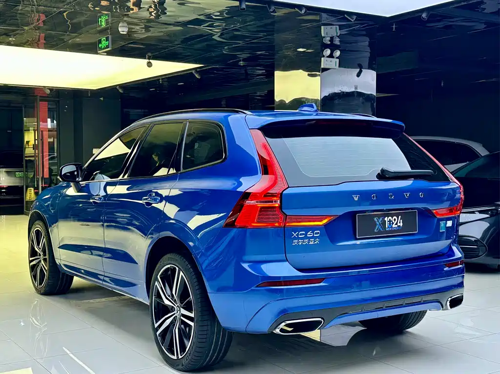 Volvo XC60 PHEV T8 E Drive Hybrid Smart Vision Sport