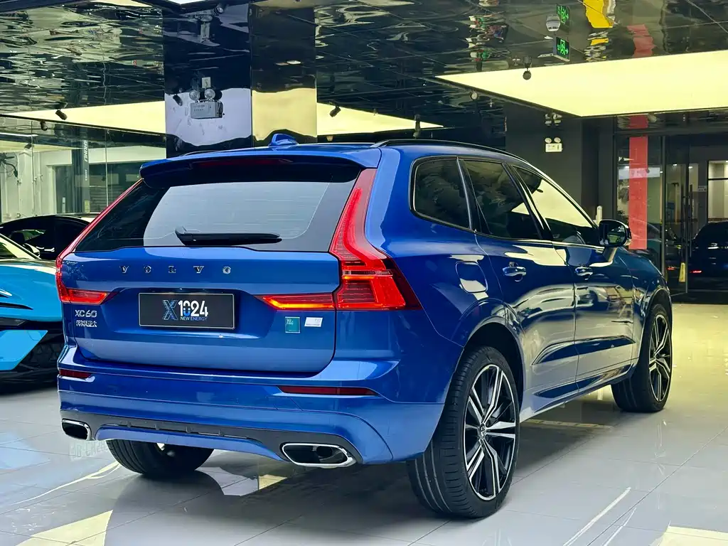 Volvo XC60 PHEV T8 E Drive Hybrid Smart Vision Sport