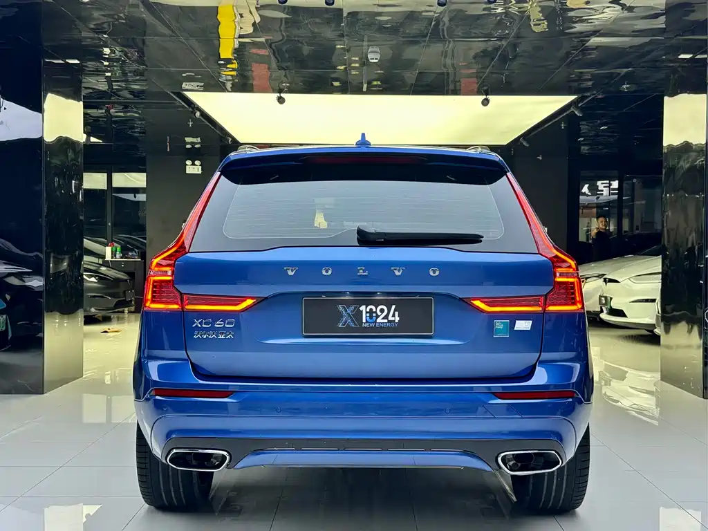 Volvo XC60 PHEV T8 E Drive Hybrid Smart Vision Sport