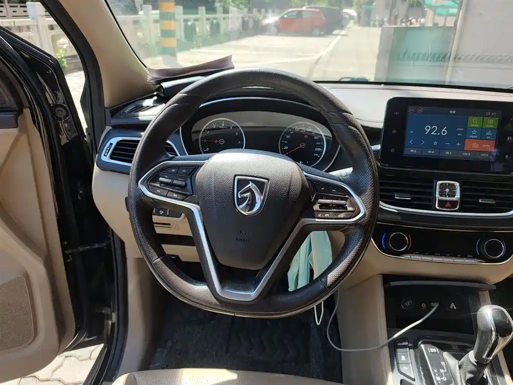 Baojun 730 1.8 L iAMT Premium 7-seat