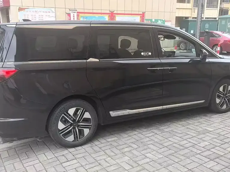 JAC Refine RF8 PHEV 瑞风RF8 PHEV 2024款 鸿蒙版 1.5 T 150 KM 旗舰型 磷酸铁锂