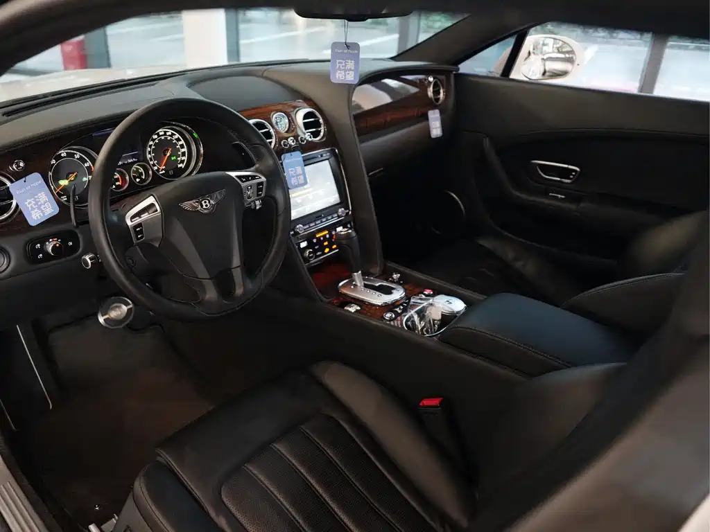 Continental GT 4.0 T GTC V8