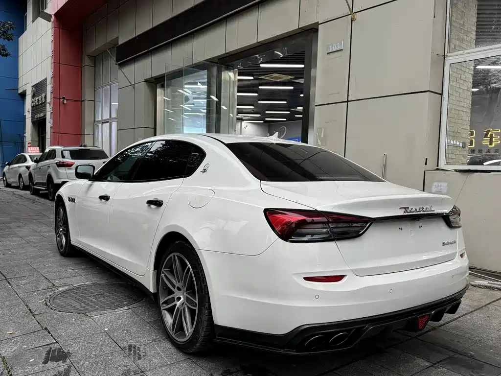 Quattroporte 3.0 T Standard