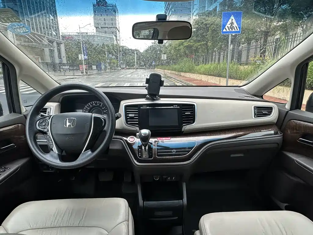Odyssey Facelift 2.4 L Luxury