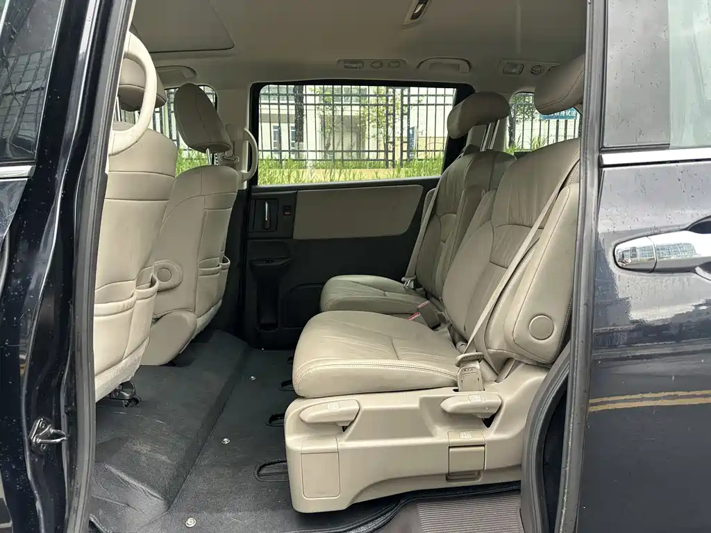 Odyssey Facelift 2.4 L Luxury