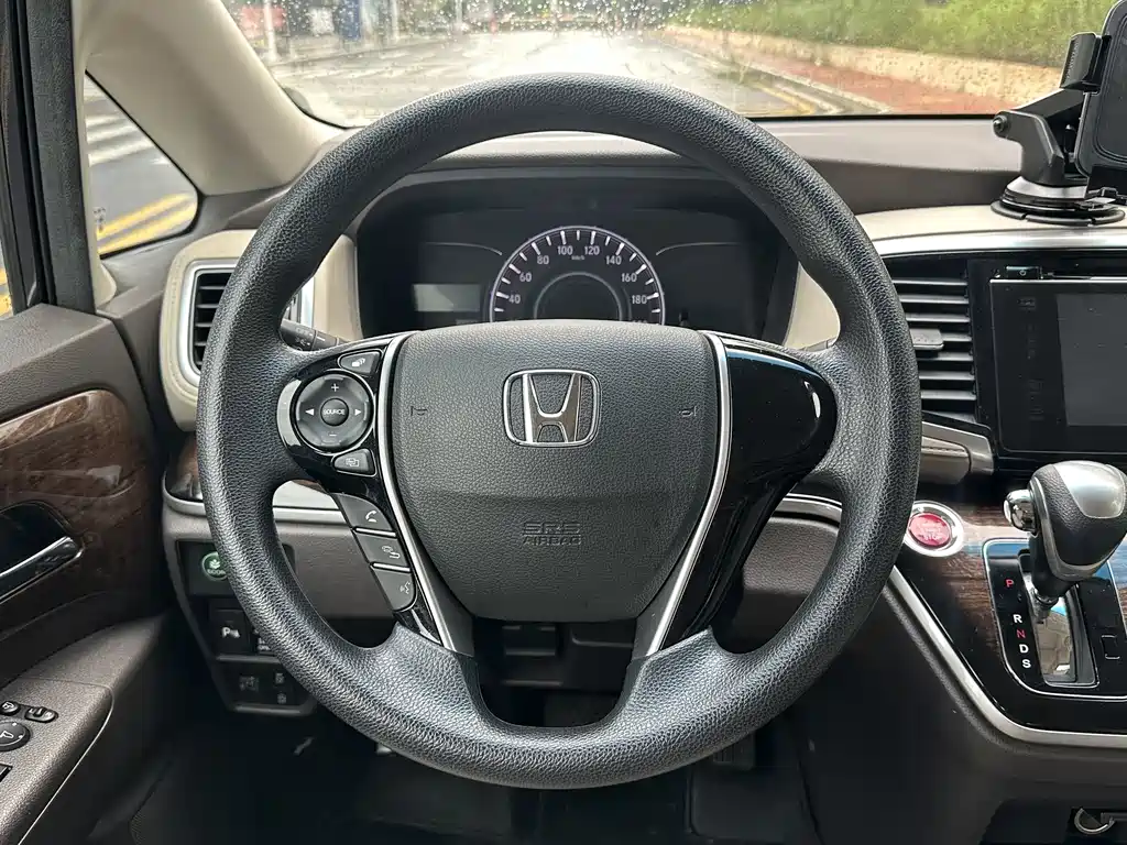 Odyssey Facelift 2.4 L Luxury