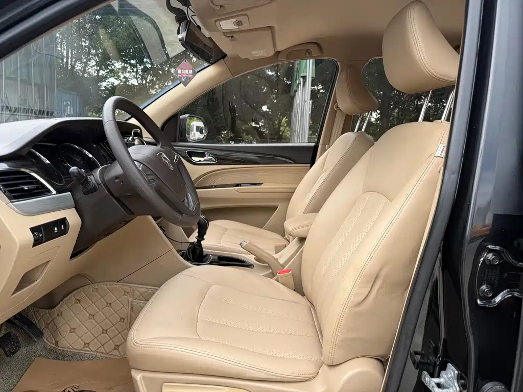 Baojun 730 1.5 T Manual Comfort 7-seat