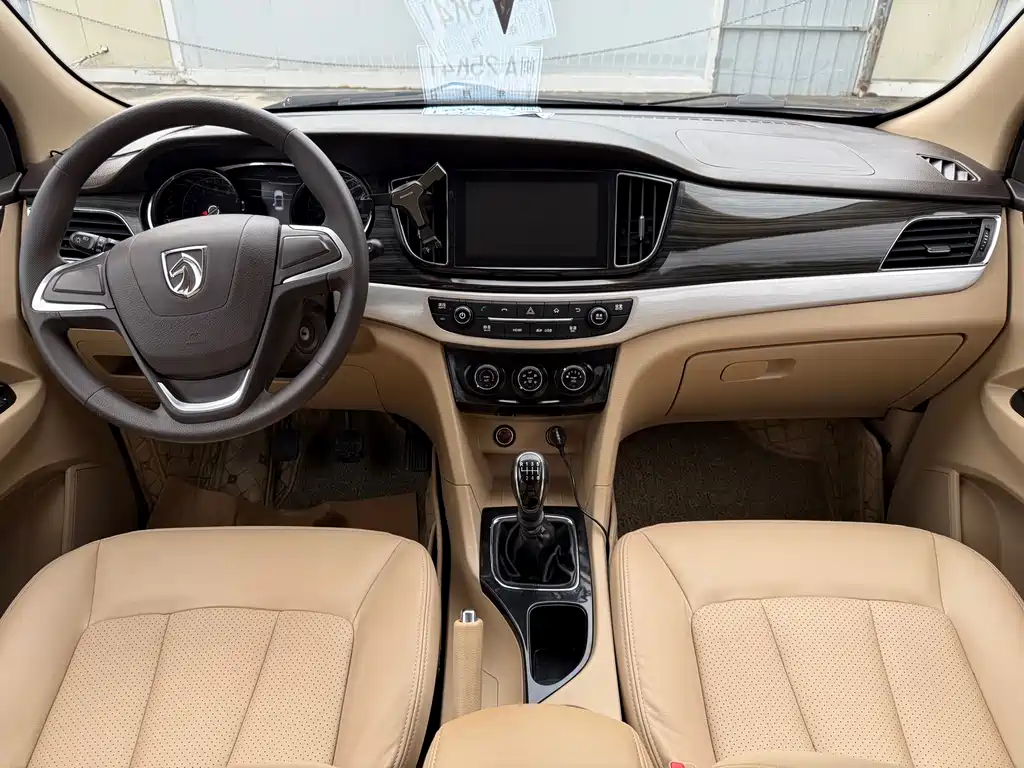 Baojun 730 1.5 T Manual Comfort 7-seat