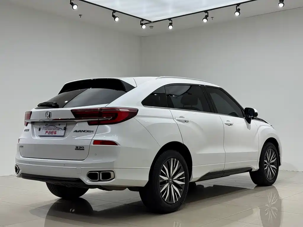 Avancier 370 TURBO 4 WD Premium