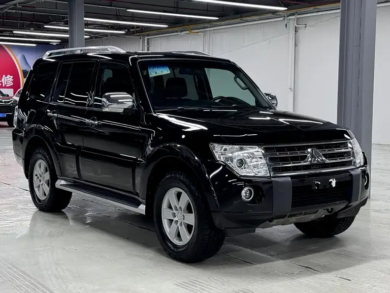 Mitsubishi Pajero (Import) 帕杰罗进口 2010款 3.0 L 自动精英版