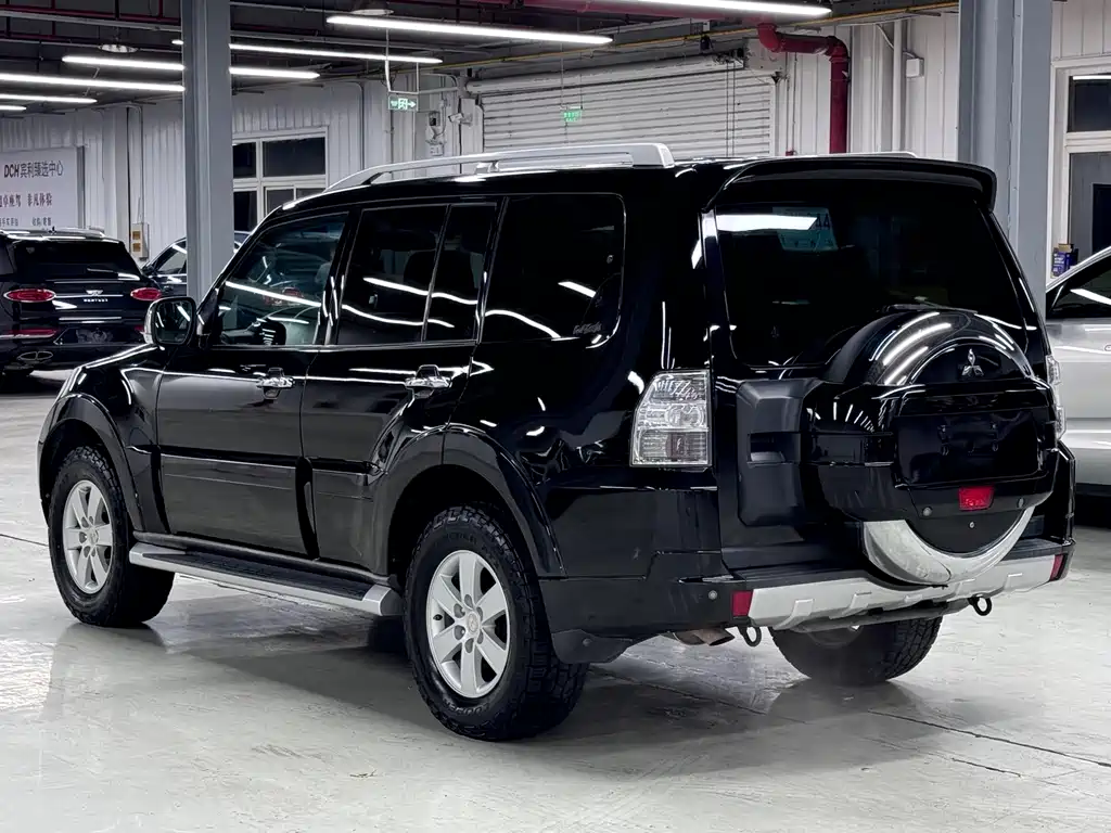 Pajero (Import) 帕杰罗进口 2010款 3.0 L 自动精英版