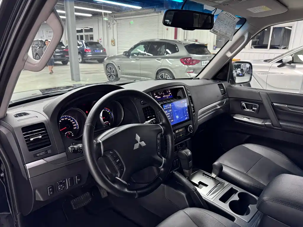 Pajero (Import) 帕杰罗进口 2010款 3.0 L 自动精英版