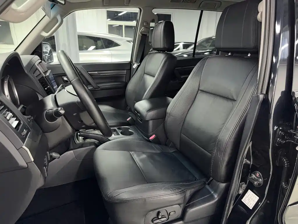 Pajero (Import) 帕杰罗进口 2010款 3.0 L 自动精英版