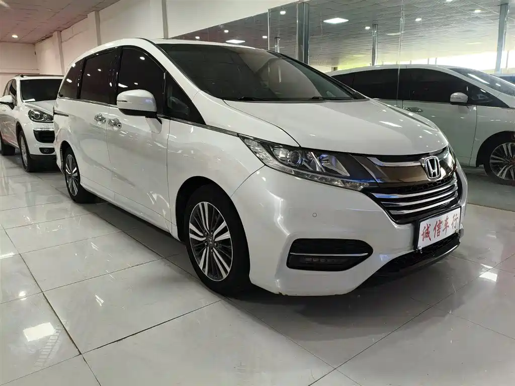 Odyssey 2.4 L Luxury