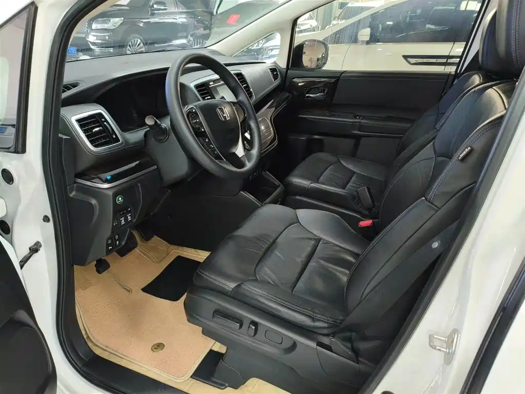 Odyssey 2.4 L Luxury