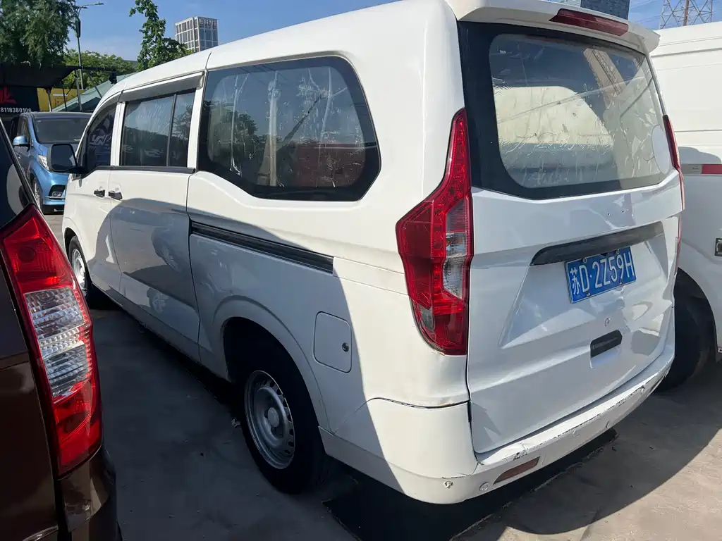 Wuling Journey Classic 1.5 L Comfort L3 C
