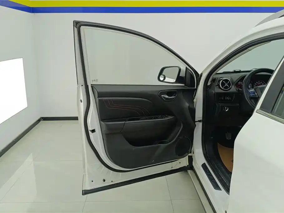 Soueast DX3 1.5 L Manual Distinguished
