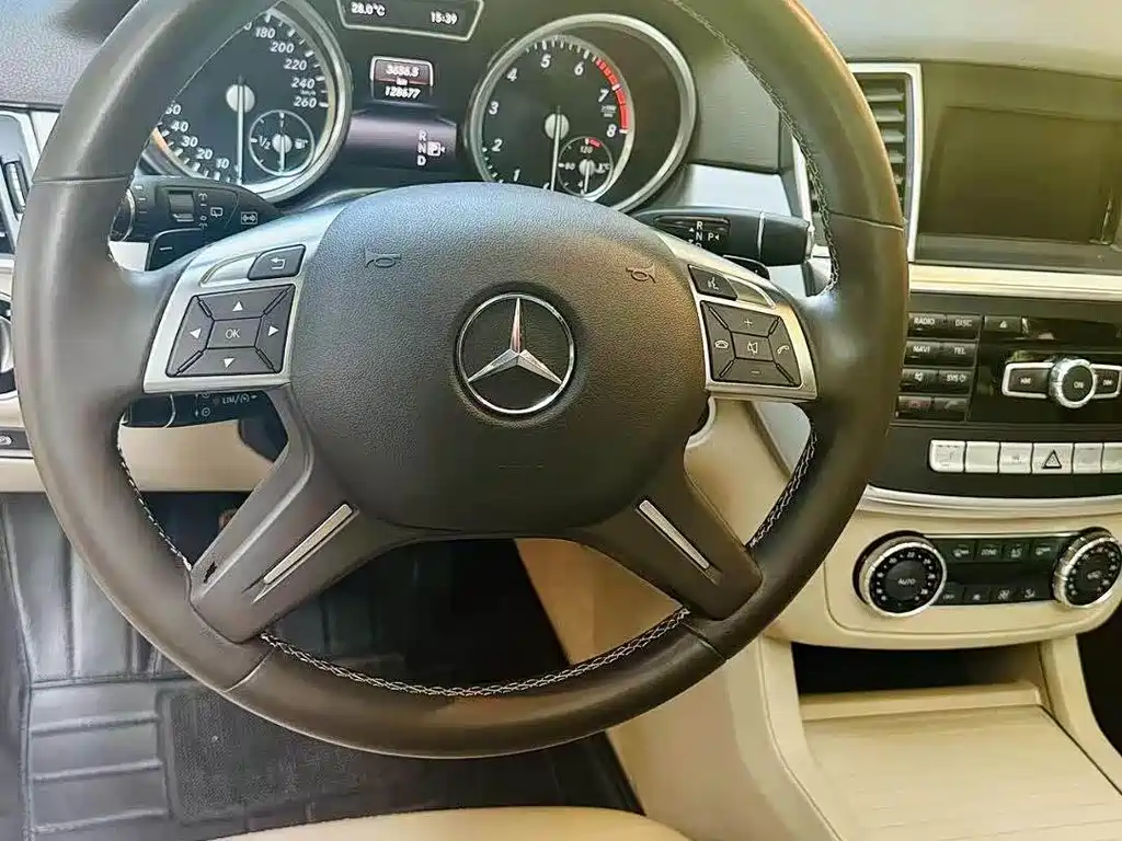 Mercedes-Benz M-Class ML 320 4 MATIC