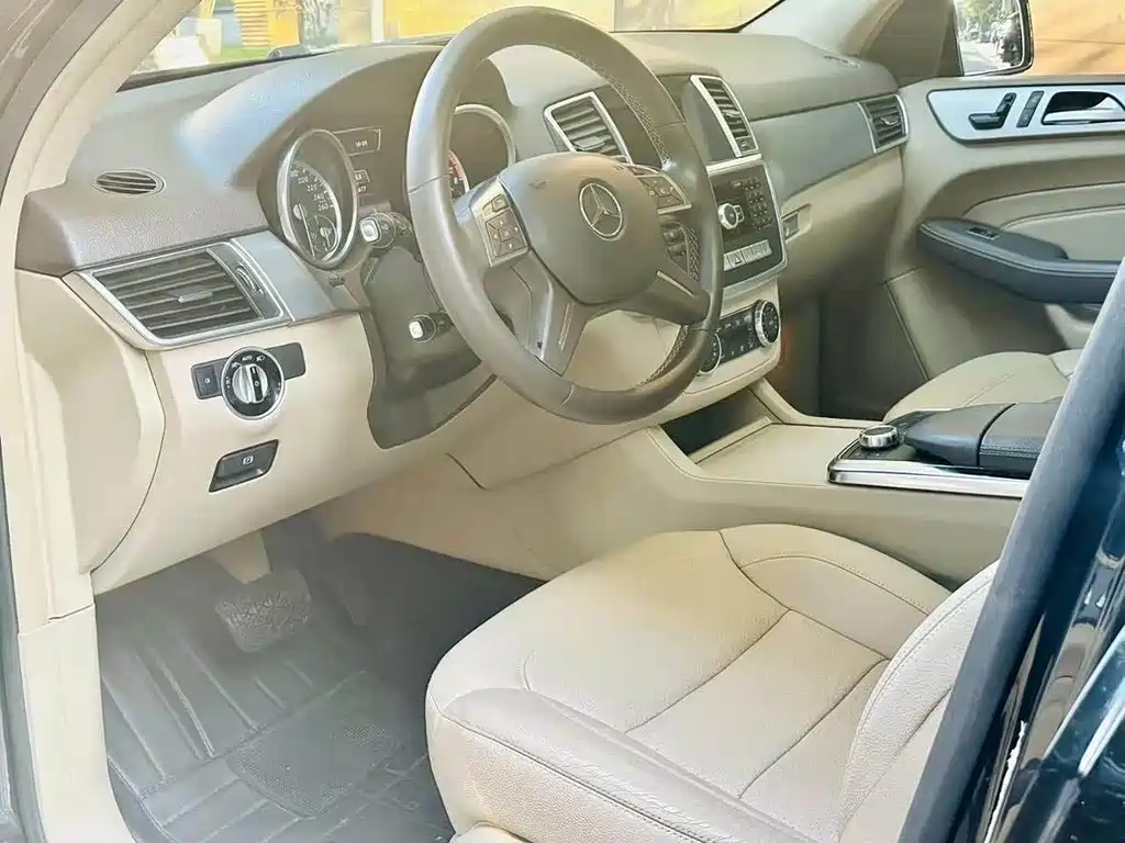 Mercedes-Benz M-Class ML 320 4 MATIC