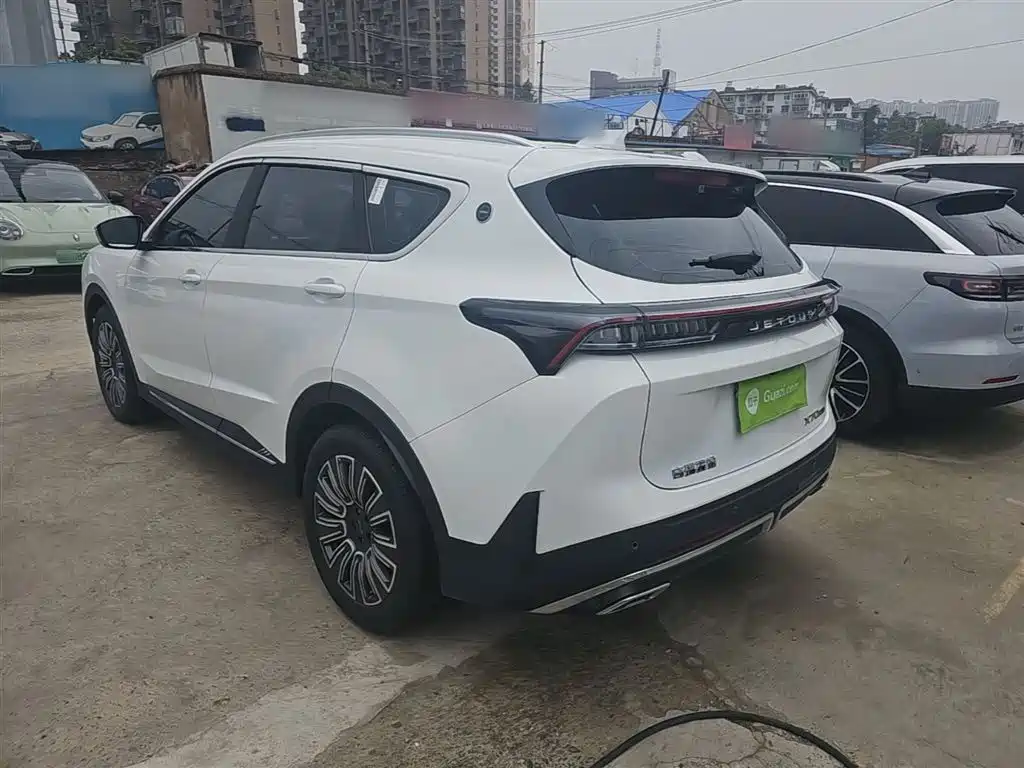 Jetour X70 PLUS Champion 1.5 T DCT Champion PRO 5-seat