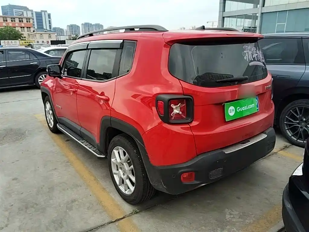 Renegade 自由侠 2019款 220 T 自动精英版