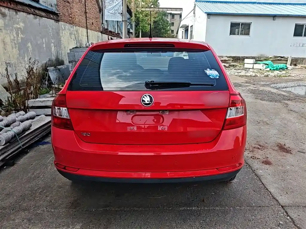 Rapid Spaceback Facelift 1.6 L Auto Forward
