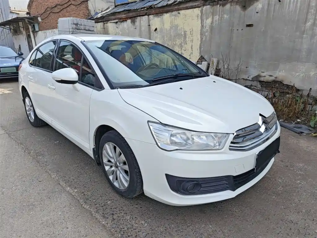 C-Quatre Classic Sedan 1.6 L Manual Fashionable
