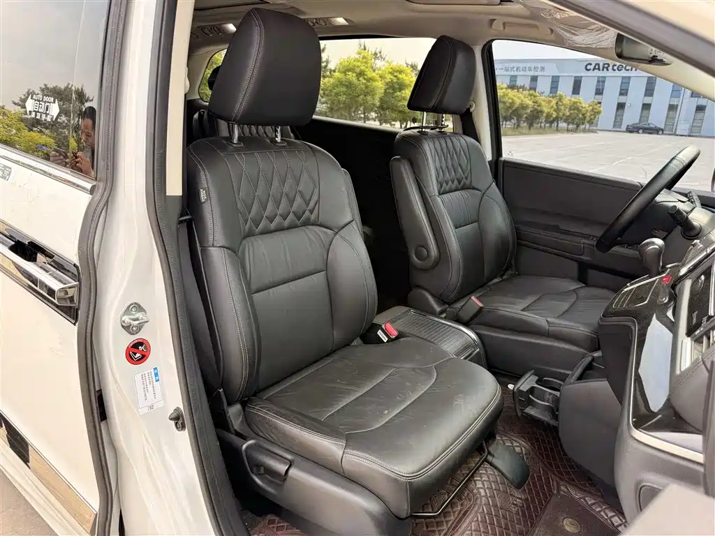 Elysion 2.0 L Hybrid Luxury