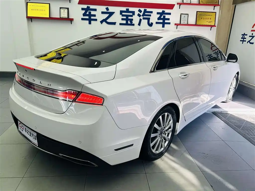 Lincoln MKZ 2.0 T Premium