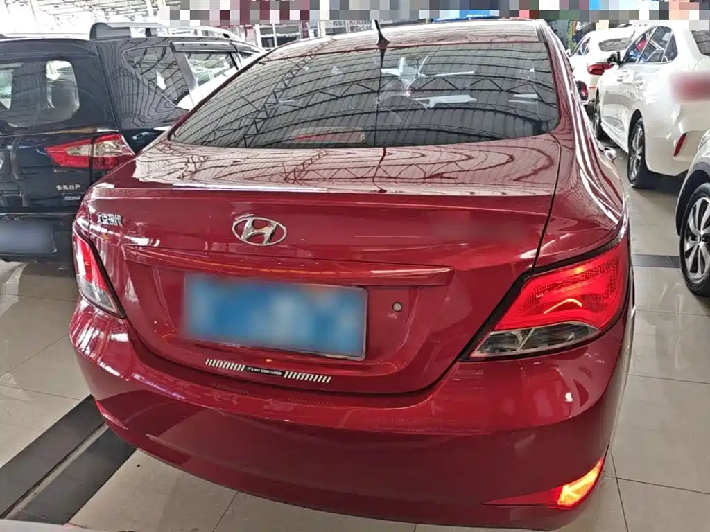 Accent 1.4 L Auto Intelligent GLS